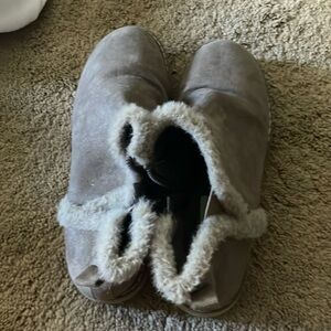 Kids boots. Good for winter not fur lined